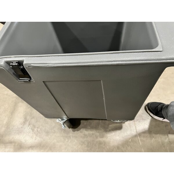 Scratch and Dent CaterGator 125 lb. Capacity Gray Mobile Ice Bin with Flip Lid