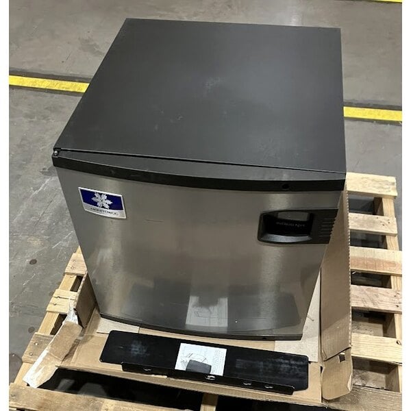 Scratch and Dent Manitowoc IDT0620A-161 Indigo NXT 22" Air Cooled Dice Ice Machine - 115V, 560 lb.