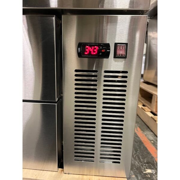 Scratch and Dent Avantco CBE-60-HC 60" 2 Drawer Refrigerated Chef Base