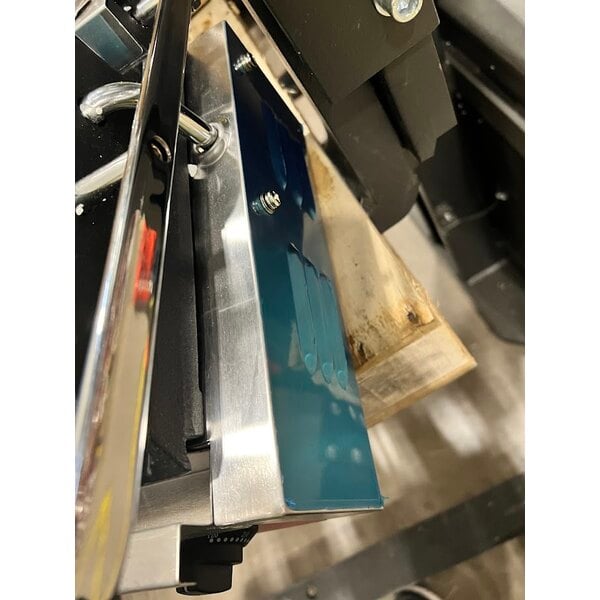 Scratch and Dent Avantco PG400 Commercial Dual Panini Sandwich Grill with Grooved Plates and 19 5/8" x 9 1/8" Cooking Surface - 120V, 3500W