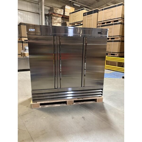 Scratch and Dent Avantco SS-3R-HC 81 5/16" Stainless Steel Solid Door Reach-In Refrigerator