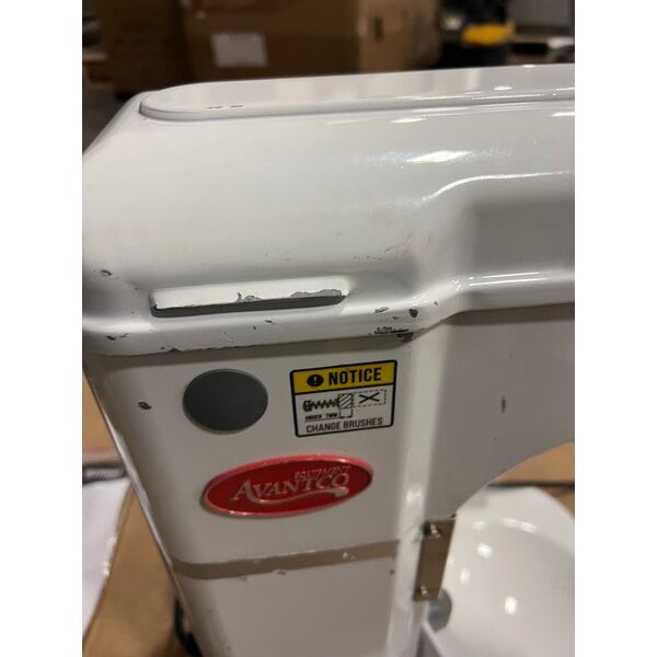 Scratch and Dent Avantco MIX8WH White 8 Qt. Bowl Lift Countertop Mixer with Standard Accessories - 120V, 4/5 hp