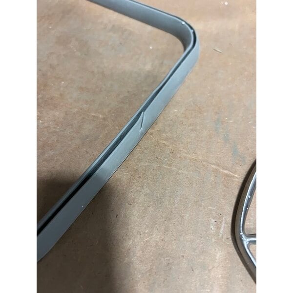 Scratch and Dent Avantco MIX8WH White 8 Qt. Bowl Lift Countertop Mixer with Standard Accessories - 120V, 4/5 hp