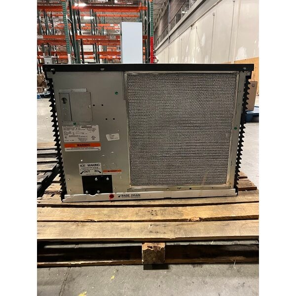 Scratch and Dent Manitowoc IYT0750A Indigo NXT 30" Air Cooled Half Dice Ice Machine - 208-230V, 715 lb.