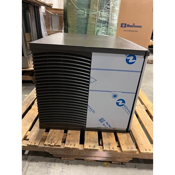 Scratch and Dent Manitowoc IYT0750A Indigo NXT 30" Air Cooled Half Dice Ice Machine - 208-230V, 715 lb.