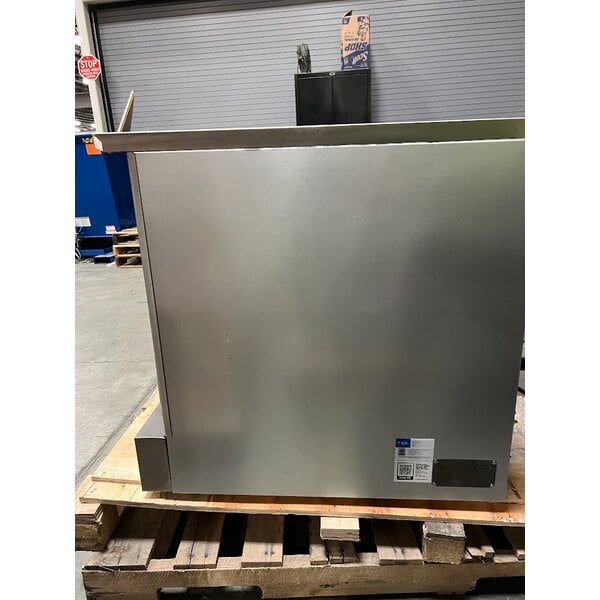 Scratch and Dent Cooking Performance Group FGC-100-L Single Deck Standard Depth Full Size Liquid Propane Convection Oven with Legs - 54,000 BTU