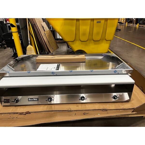 Scratch and Dent Vollrath 38118 ServeWell® Electric Four Pan Hot Food Table 208/240V - Sealed Well