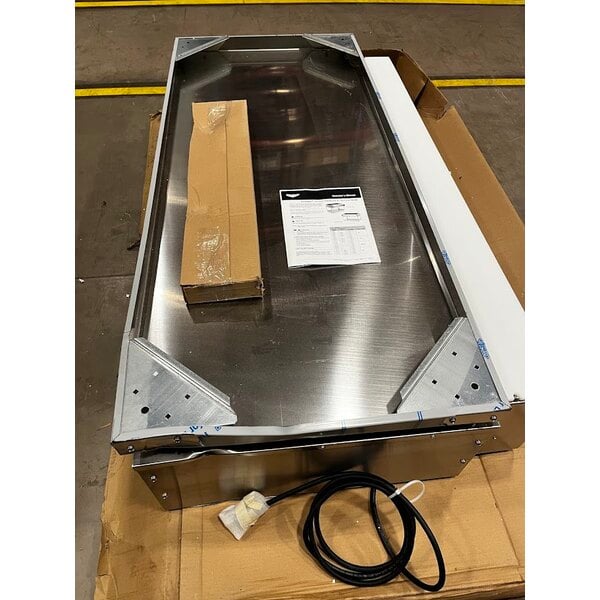 Scratch and Dent Vollrath 38118 ServeWell® Electric Four Pan Hot Food Table 208/240V - Sealed Well