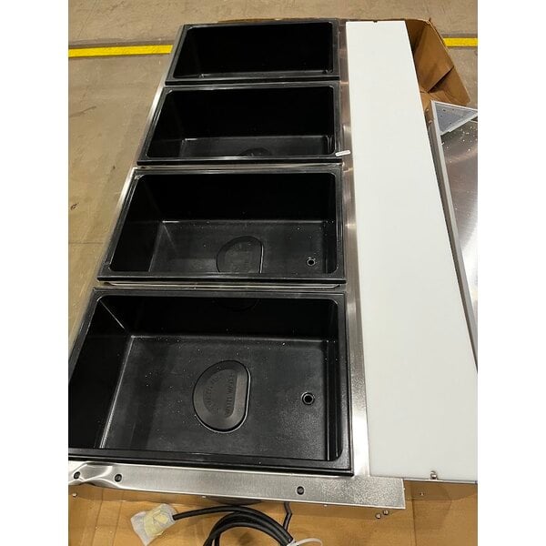Scratch and Dent Vollrath 38118 ServeWell® Electric Four Pan Hot Food Table 208/240V - Sealed Well