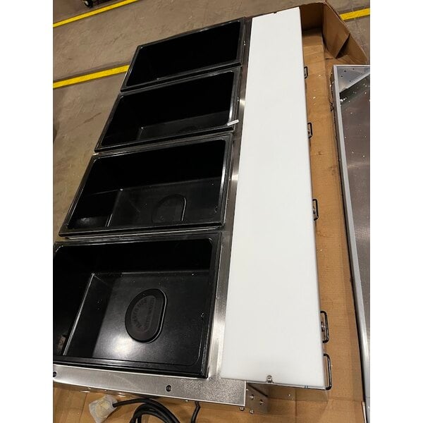 Scratch and Dent Vollrath 38118 ServeWell® Electric Four Pan Hot Food Table 208/240V - Sealed Well