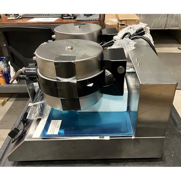 Scratch and Dent Carnival King WBM26 Non-Stick Double Belgian Waffle Maker with Timers - 120V