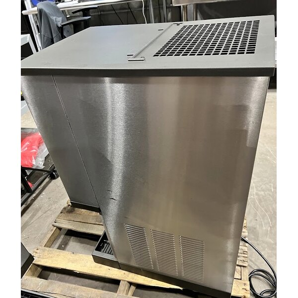 Scratch and Dent Manitowoc CNP0201A-161L 16 1/4" Air Cooled Countertop Nugget Ice Maker / Dispenser - 10 lb. Bin with Lever Dispensing - 115V