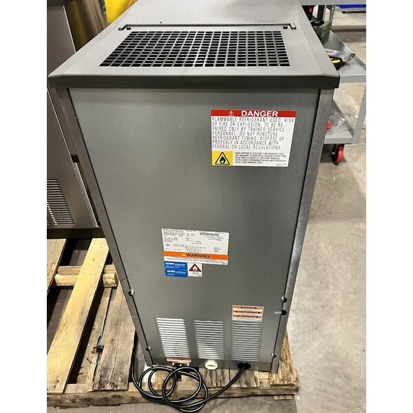 Scratch and Dent Manitowoc CNP0201A-161L 16 1/4" Air Cooled Countertop Nugget Ice Maker / Dispenser - 10 lb. Bin with Lever Dispensing - 115V