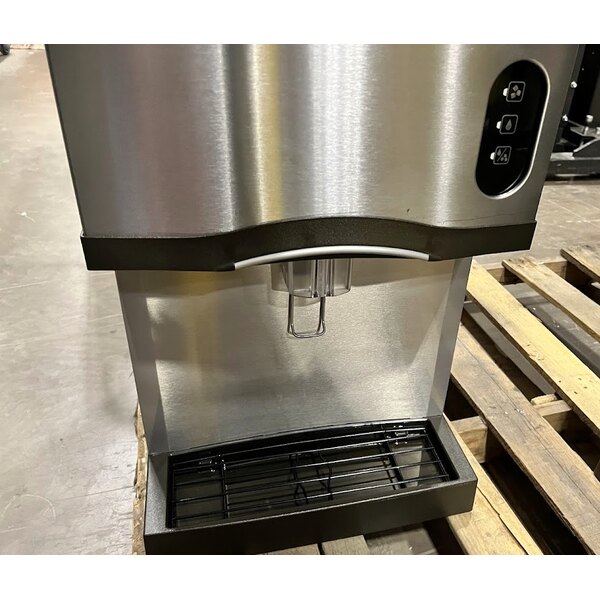 Scratch and Dent Manitowoc CNP0201A-161L 16 1/4" Air Cooled Countertop Nugget Ice Maker / Dispenser - 10 lb. Bin with Lever Dispensing - 115V