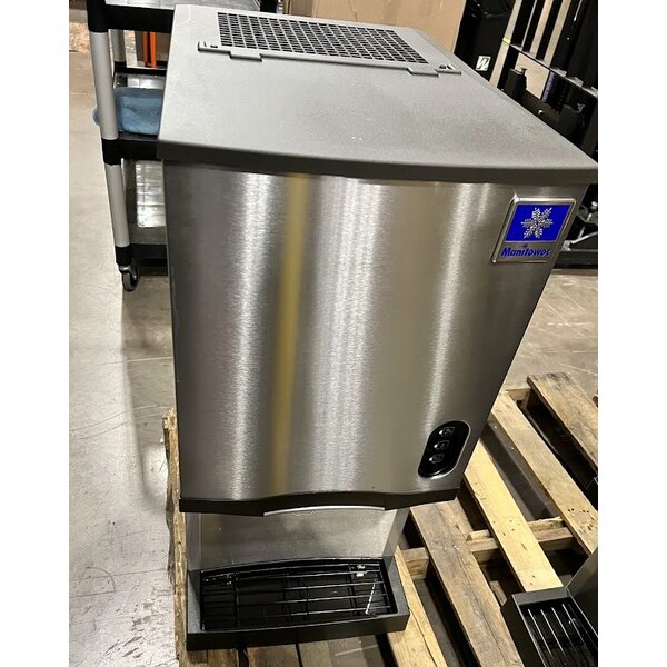 Scratch and Dent Manitowoc CNP0201A-161L 16 1/4" Air Cooled Countertop Nugget Ice Maker / Dispenser - 10 lb. Bin with Lever Dispensing - 115V