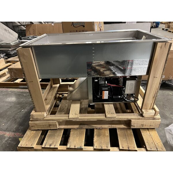 Scratch and Dent Vollrath FC-4CP-03120-N NSF7 Three Pan Refrigerated Drop-In Cold Food Well - 120V