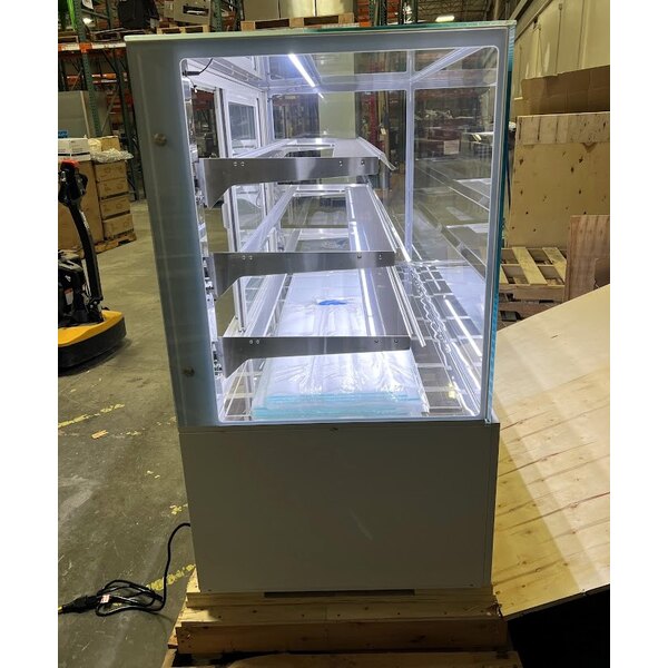 Scratch and Dent Avantco BCD-60-SW 60" White Square Dry Bakery Display Case