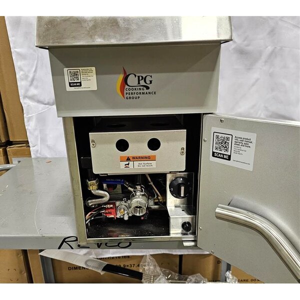 Scratch and Dent Cooking Performance Group FCPG15 Natural Gas 15 lb. Countertop Fryer - 26,500 BTU