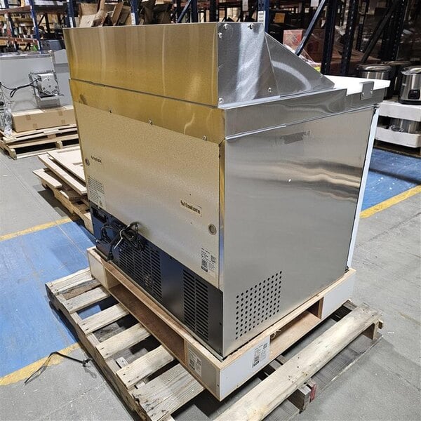 Scratch and Dent Avantco APT-36-HC 36" 2 Door Refrigerated Sandwich Prep Table