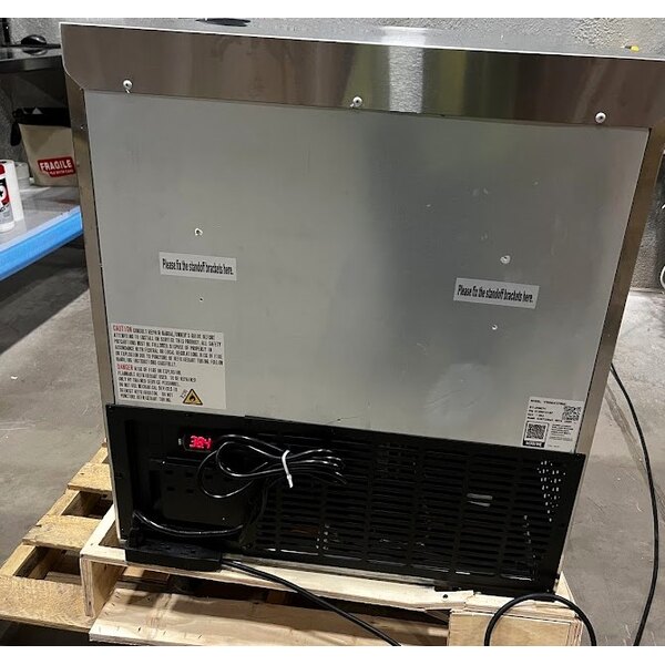 Scratch and Dent Avantco SS-UC-27R-HC 27" Undercounter Refrigerator