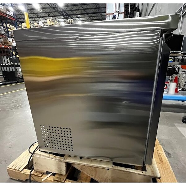 Scratch and Dent Avantco SS-UC-27R-HC 27" Undercounter Refrigerator