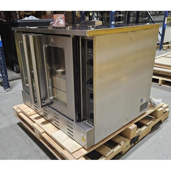 Scratch and Dent MainStreet Equipment CG1-N Single Deck Full Size Natural Gas Convection Oven with Legs - 54,000 BTU