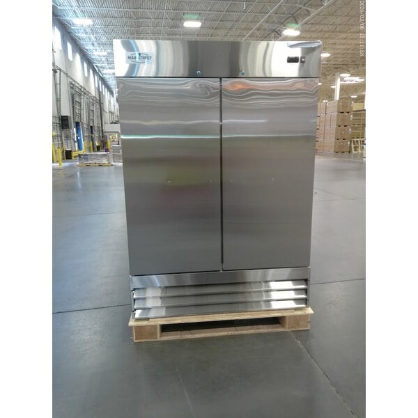 Scratch and Dent MainStreet Equipment BMR-49-R 54" Solid Door Reach-In Refrigerator