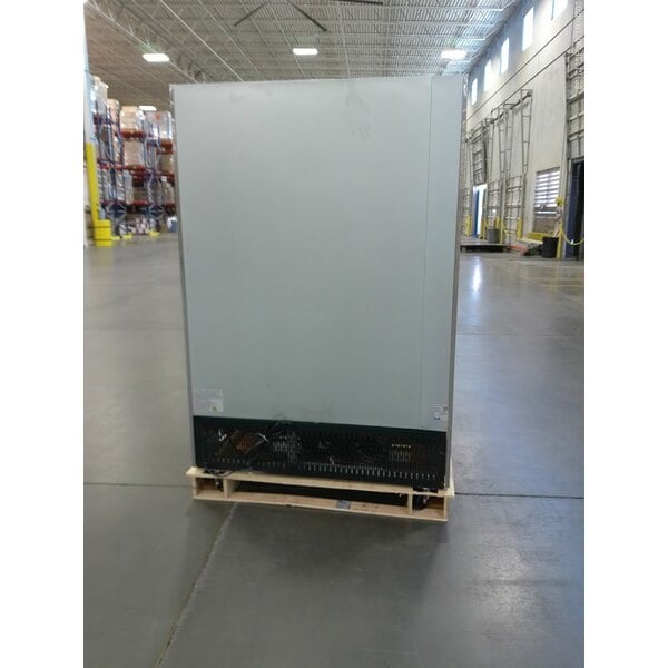 Scratch and Dent MainStreet Equipment BMR-49-R 54" Solid Door Reach-In Refrigerator