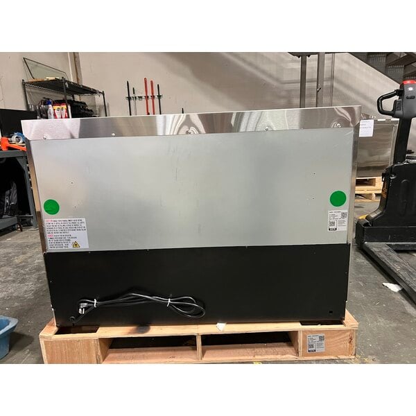 Scratch and Dent Avantco ZUC-48R-HC 48" Front Breathing Undercounter Refrigerator