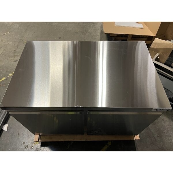 Scratch and Dent Avantco ZUC-48R-HC 48" Front Breathing Undercounter Refrigerator