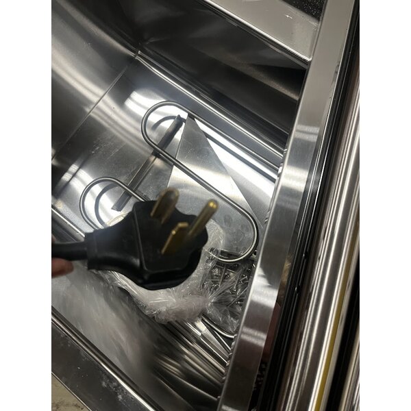 Scratch and Dent Avantco STE-4SA Four Pan Open Well Electric Steam Table with Undershelf - 120V, 2000W