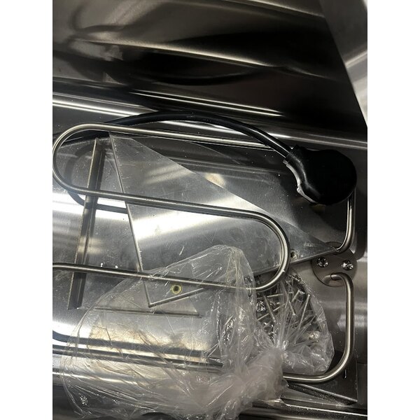 Scratch and Dent Avantco STE-4SA Four Pan Open Well Electric Steam Table with Undershelf - 120V, 2000W