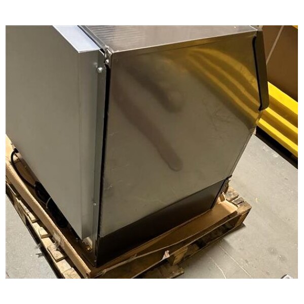 Scratch and Dent Manitowoc UYF0310W NEO 30" Water Cooled Undercounter Half Dice Cube Ice Machine with 119 lb. Bin - 120V, 293 lb.