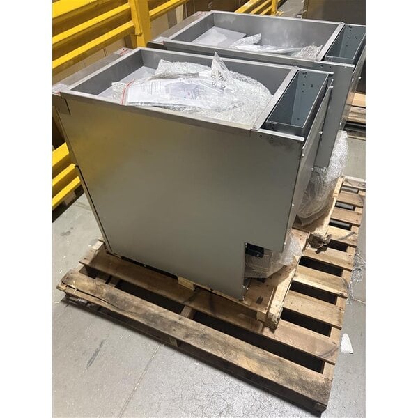 Scratch and Dent Avantco F4-ES-N 45-50 lb. Natural Gas Stainless Steel Floor Fryer - 85,000 BTU