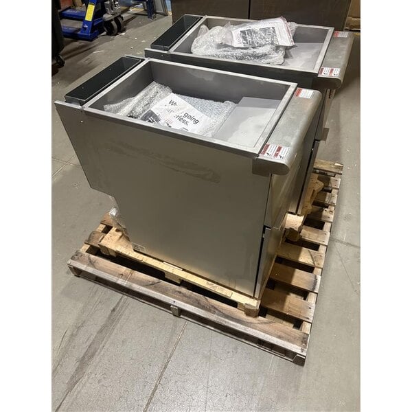 Scratch and Dent Avantco F4-ES-N 45-50 lb. Natural Gas Stainless Steel Floor Fryer - 85,000 BTU