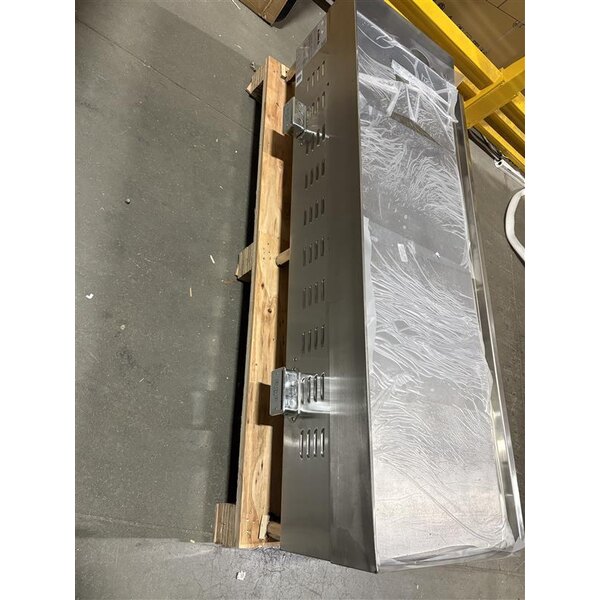 Scratch and Dent Avantco EG60C 60" Electric Countertop Griddle - 208V, 17,500W