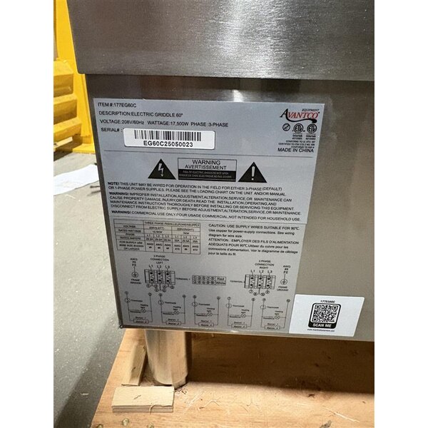 Scratch and Dent Avantco EG60C 60" Electric Countertop Griddle - 208V, 17,500W