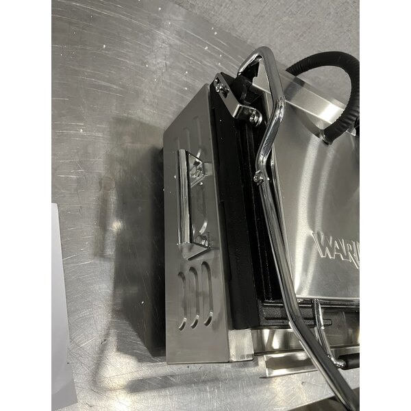 Scratch and Dent Waring WFG300 Tostato Ottimo Smooth Top & Bottom Dual Panini Sandwich Grill - 17" x 9 1/4" Cooking Surface - 240V, 3120W