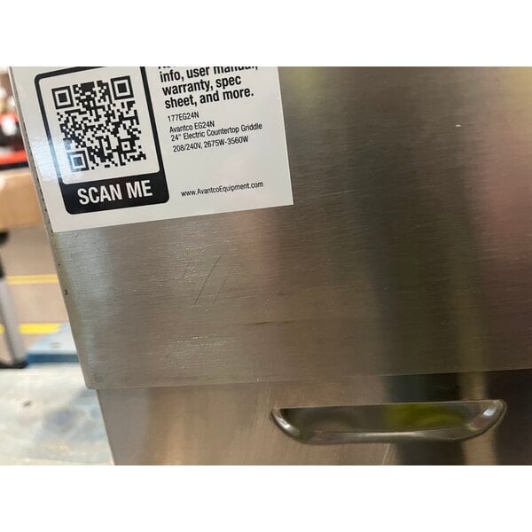 Scratch and Dent Avantco EG24N 24" Electric Countertop Griddle - 208/240V, 2675W-3560W