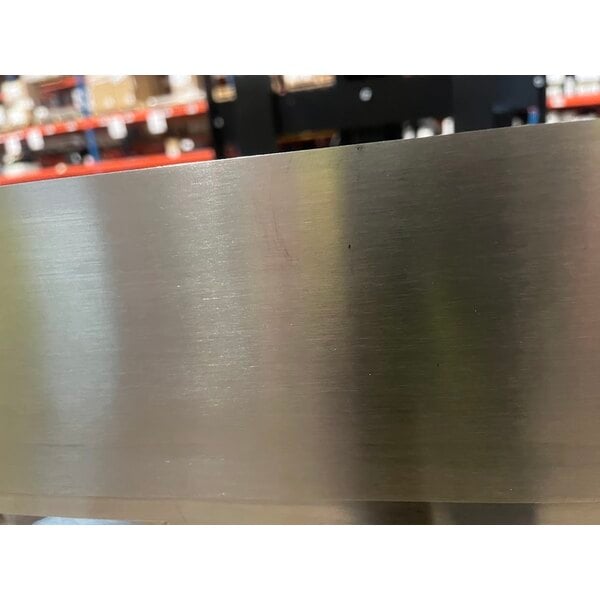 Scratch and Dent Avantco EG24N 24" Electric Countertop Griddle - 208/240V, 2675W-3560W