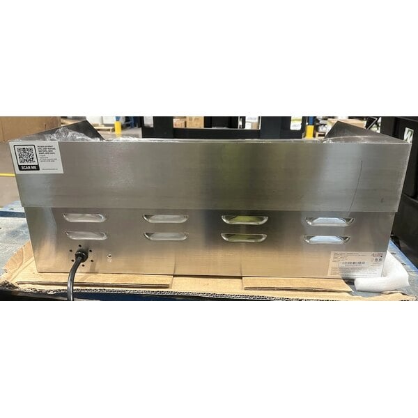 Scratch and Dent Avantco EG24N 24" Electric Countertop Griddle - 208/240V, 2675W-3560W