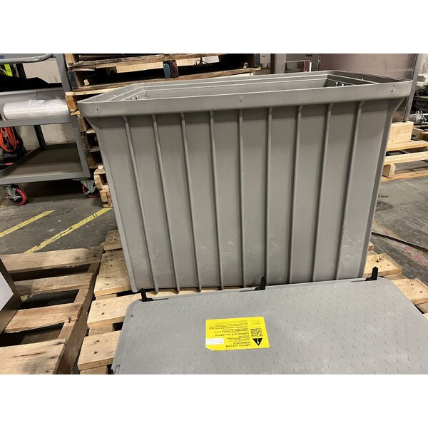 Scratch and Dent Endura 3950A03 100 lb. 50 GPM Grease Trap with 3" Hub