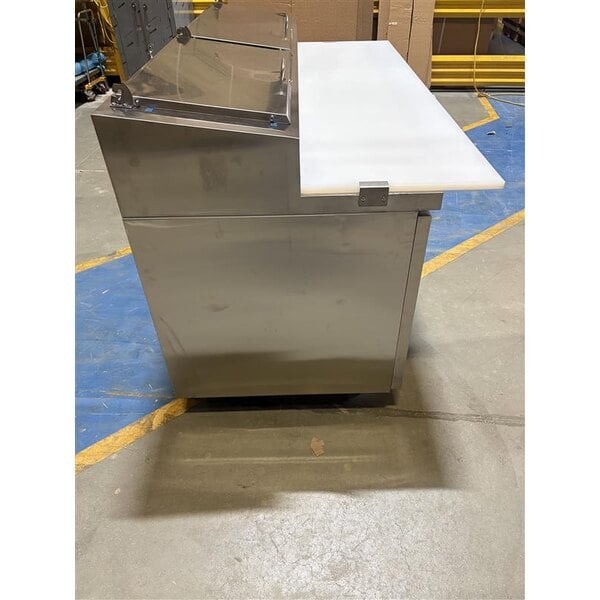 Scratch and Dent Avantco APPT-71-HC 71" 2 Door Refrigerated Pizza Prep Table