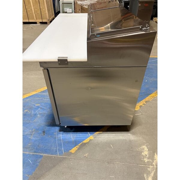 Scratch and Dent Avantco APPT-71-HC 71" 2 Door Refrigerated Pizza Prep Table