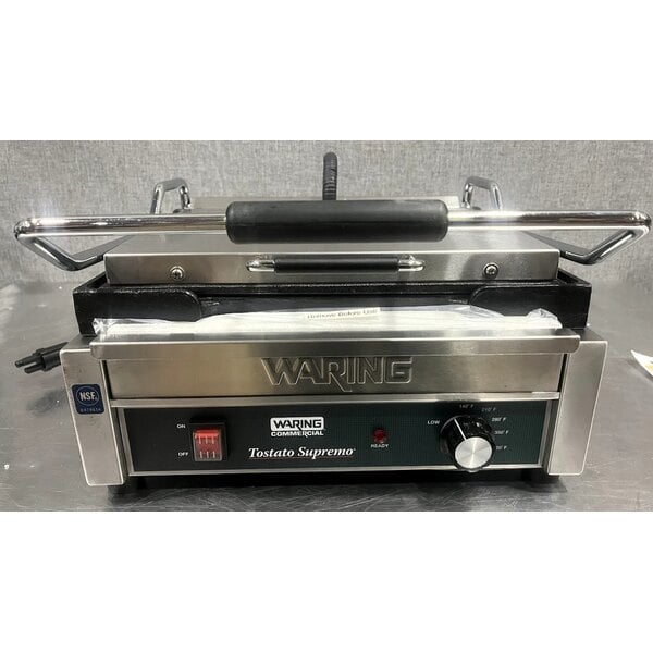 Scratch and Dent Waring WFG250 Tostato Supremo Large Smooth Top & Bottom Panini Grill - 14 1/2" x 11" Cooking Surface - 120V, 1800W