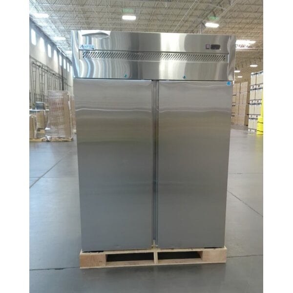 Scratch and Dent Avantco Z2-R-HC 54" Solid Door Stainless Steel Reach-In Refrigerator