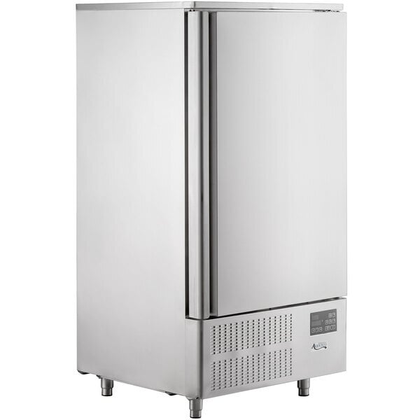 Scratch and Dent Avantco SF-10 31" Reach-In Blast Chiller / Freezer 88 lb. / 77 lb.