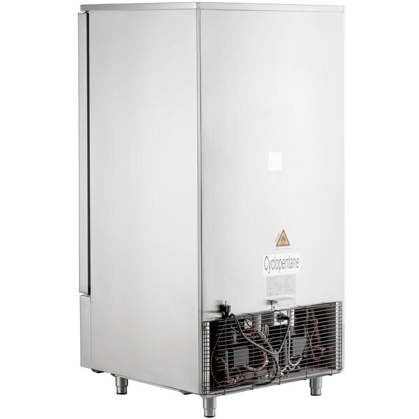 Scratch and Dent Avantco SF-10 31" Reach-In Blast Chiller / Freezer 88 lb. / 77 lb.