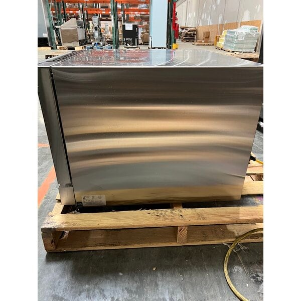 Scratch and Dent Moffat E27M2-P Turbofan Single Deck Full Size 2 Pan Electric Convection Oven with Mechanical Controls - 208V, 1 Phase, 2.7 kW