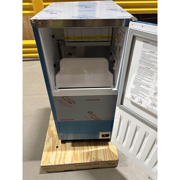 Scratch and Dent Hoshizaki AM-50BAK 14 7/8" Air Cooled Undercounter Top Hat Cube Ice Machine with 27 lb. Bin - 54 lb.